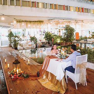 Romantic at Harris Room